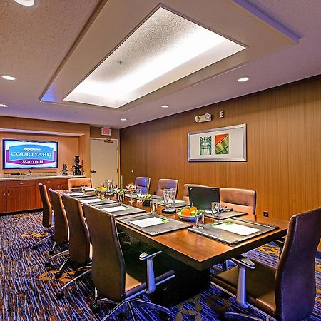 Отель Courtyard By Marriott Фредерик Бизнес фото