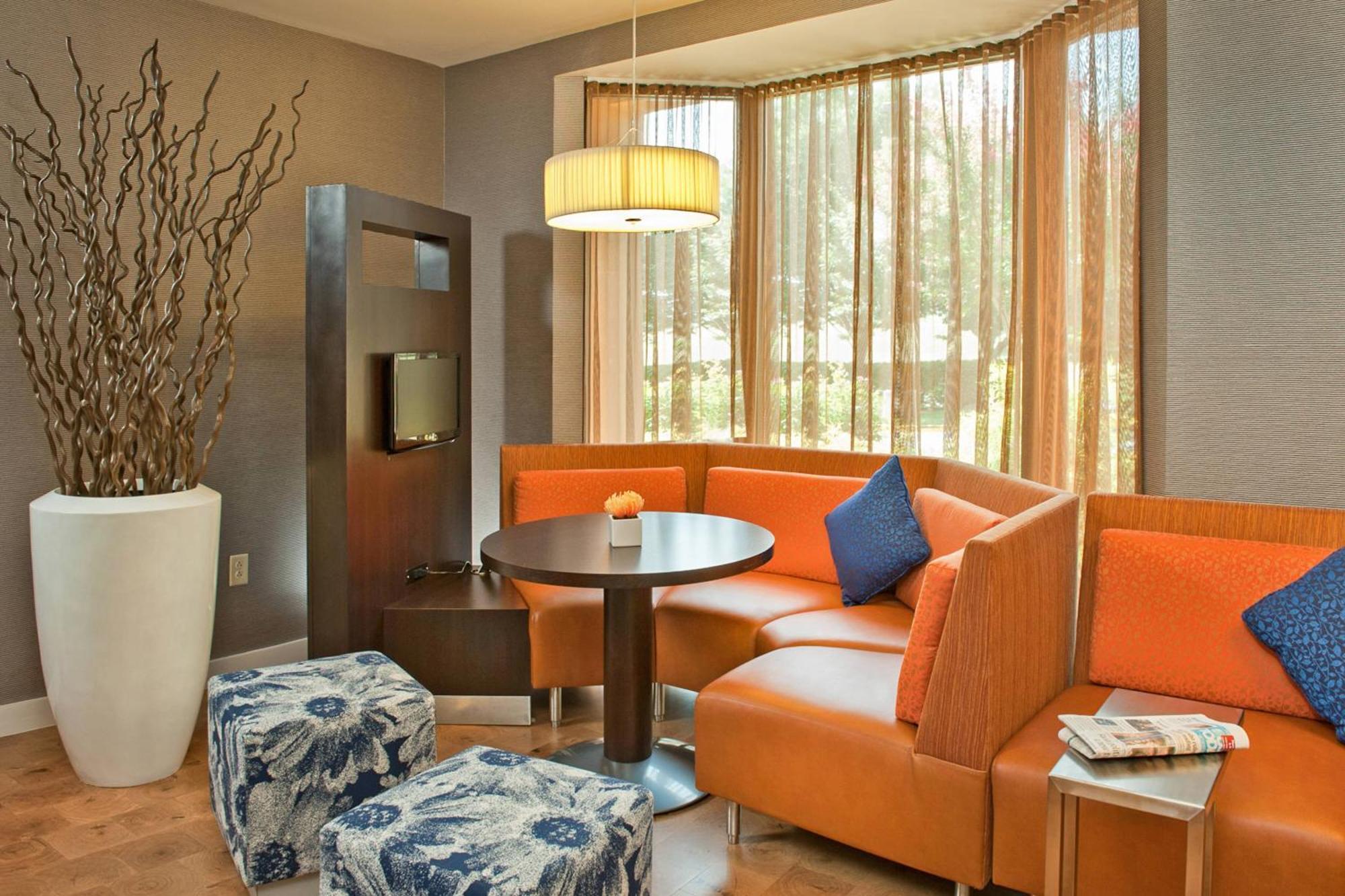 Отель Courtyard By Marriott Фредерик Ресторан фото